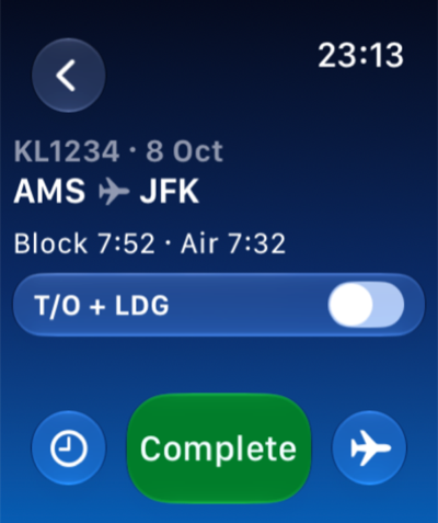 Jetlog on Apple Watch: a flight page with block and air time, the takeoff and landing switch and a green Complete button.